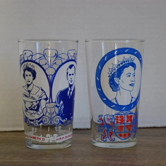 Vintage  HRH Queen Elizabeth II Glasses - Picture 1 of 9